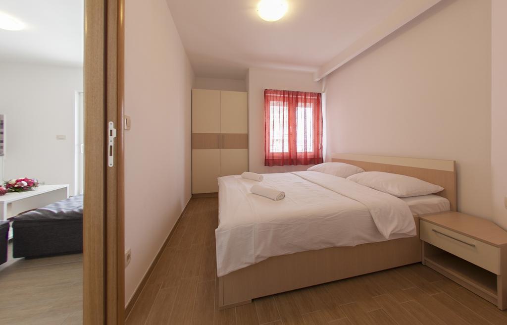 Apartments Villa Klara Baška Voda Exteriör bild